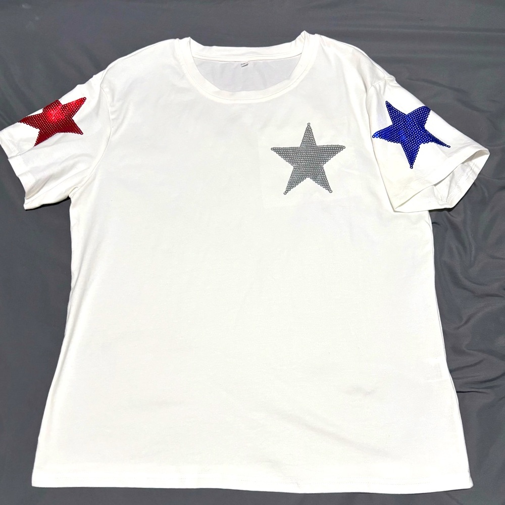 4th of July, sparkling stars, women’s large
T-Shirt, Never Worn.
